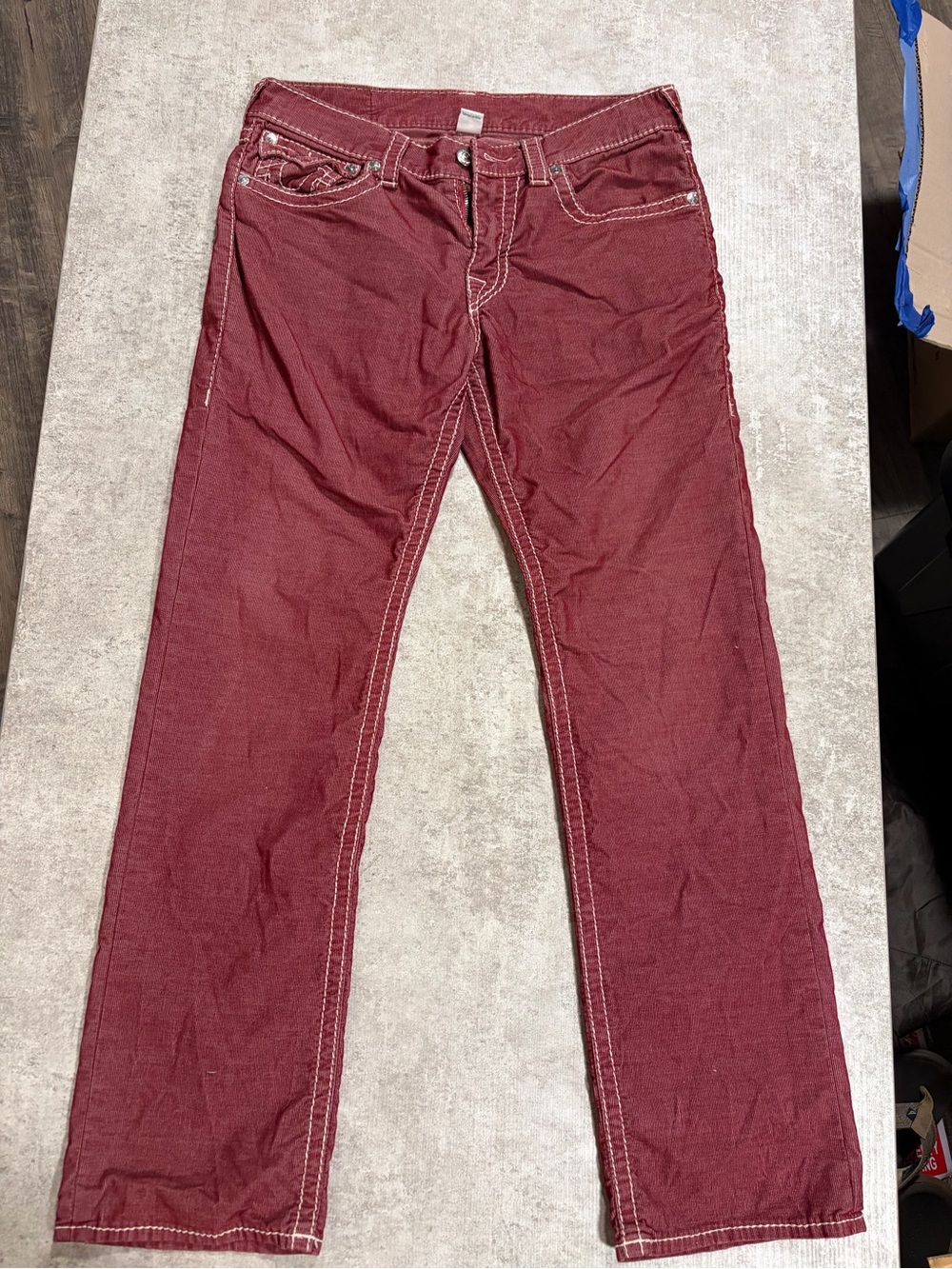 True Religion Men’s Straight Jeans Red Burgundy White Stitch MX3B59NBT Y2K